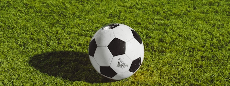 阿根廷与法国队球员在以往比赛中对抗的精彩瞬间